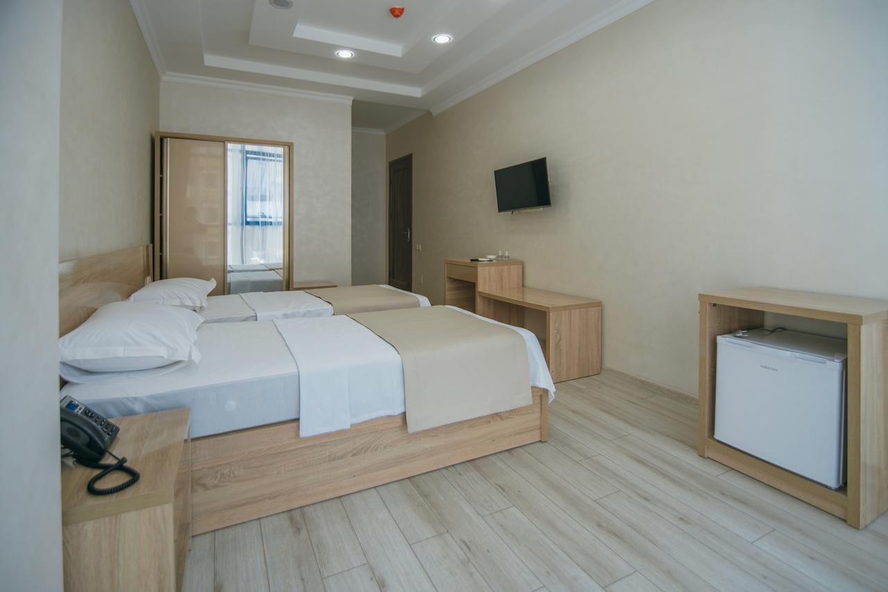 Hotel Batumi Palace Exteriör bild